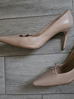 LK Bennett Nude Leather Mary Jane Court Heel Size 37